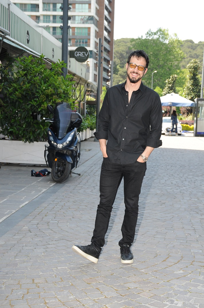 Mert Yazıcıoğlu'ndan Özcan Deniz'e övgü dolu sözler