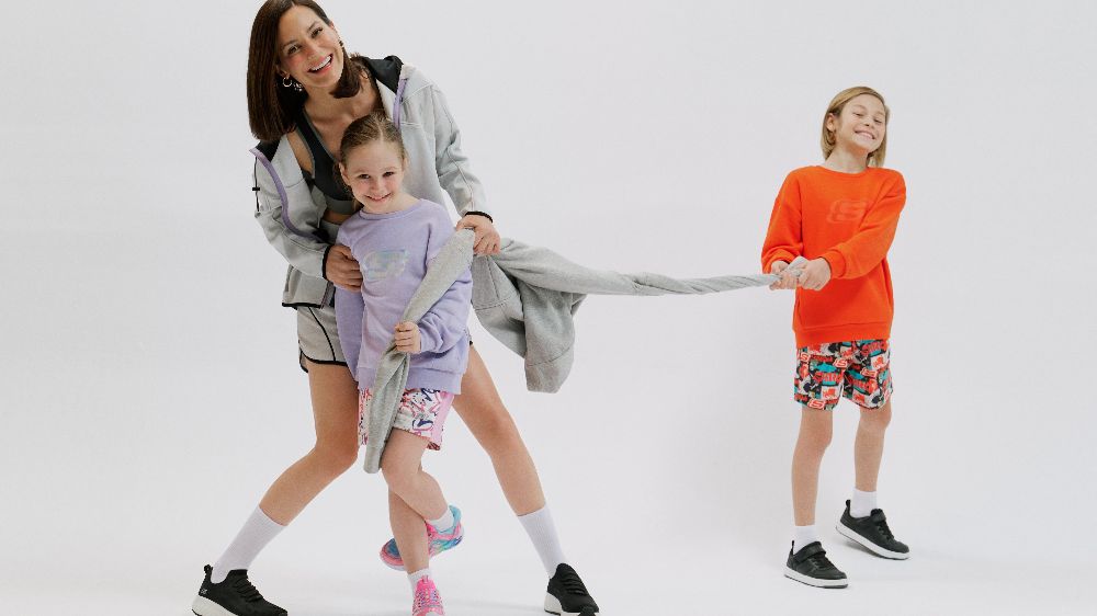 Skechers Anneler Günü için oyuncu Sedef Avcı ile “Her adımda birlikte” diyor