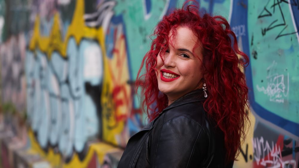 Toksik ilişkilere son! Sevilen dizilerin senaristinden “Çıkma Teklifi Geri Gelsin” romanı   