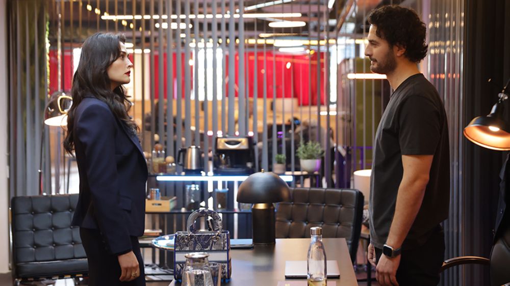 ‘Zamanın Kapıları’nın setinden ilk kareler paylaşıldı