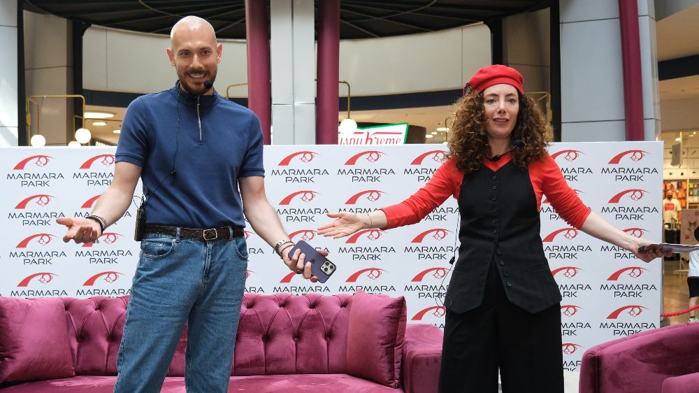 Cem Özkök'ten itiraf! Hangi ünlüler evine çağırıyor!