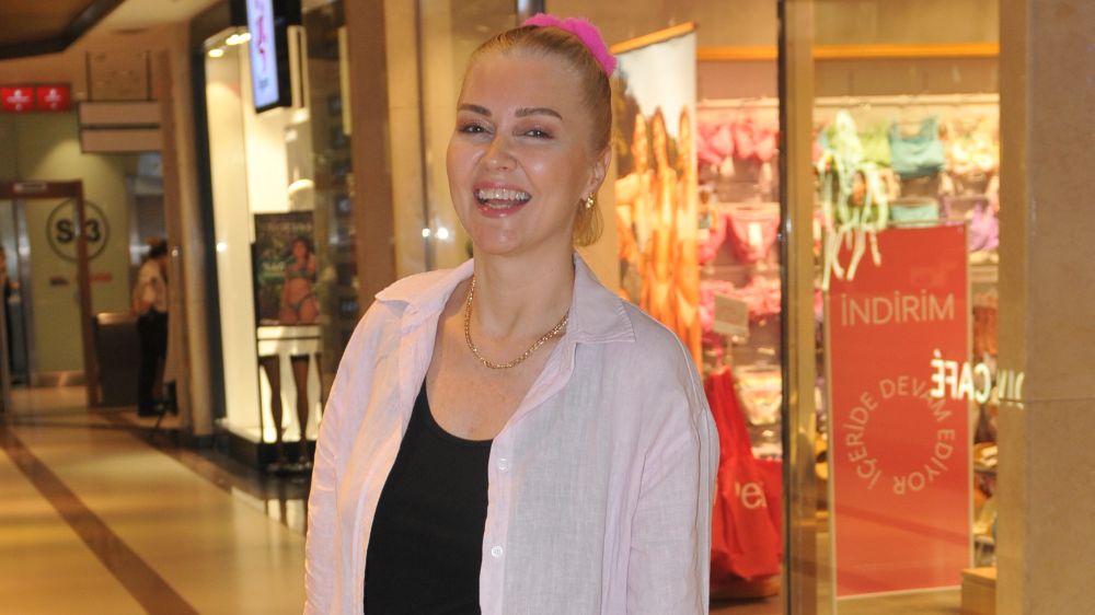 Didem Uzel bir süre yaşadığı Amerika'ya dönecek mi? Bakın o soruya ne cevap verdi?