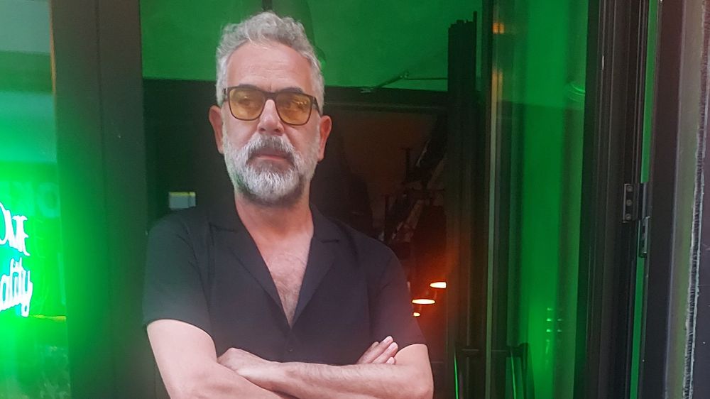 Dizi ve sinemanın kötü adamı Yurdaer Okur, Erol Taş’a benzetilmesine ne dedi?