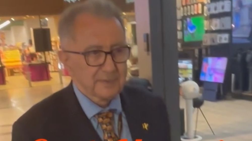  'Dünyanın En Zenginleri' sıralamasında zirveye çıkan Mehmet Emin Karamehmet mütevazi yaşamıyla dikkat çekti