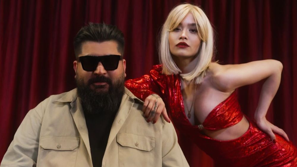 Eypio ve Denisa'dan yeni hit: Dümtek