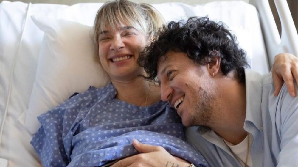 Oğlu Rika'yı kucağına alan Müge Boz doğuma girdiği anları paylaşıp duygularını ifade etti