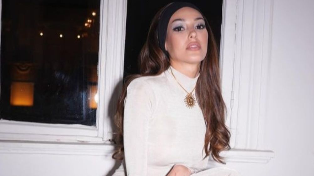 Ünlü oyuncu Dilan Çiçek Deniz'in güneş keyfi