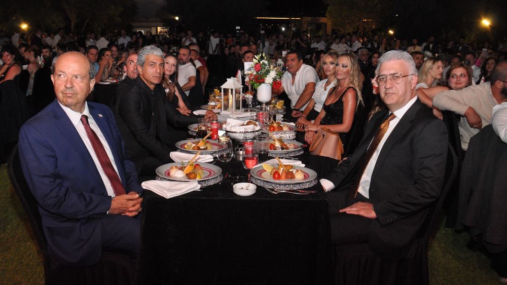 Ünlü turizmciye Kıbrıs'ta ödül