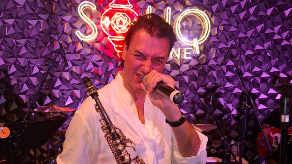 Yeni imajıyla gündem yaratan Tayfun Duygulu: Eşim çuval giy dese giyerim!