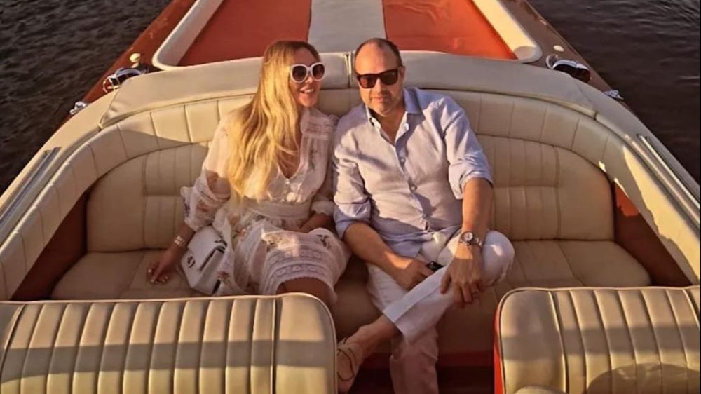 Aslı Aydın’dan eşi Özcan Aydın’a İtalya'da sürpriz ziyaret