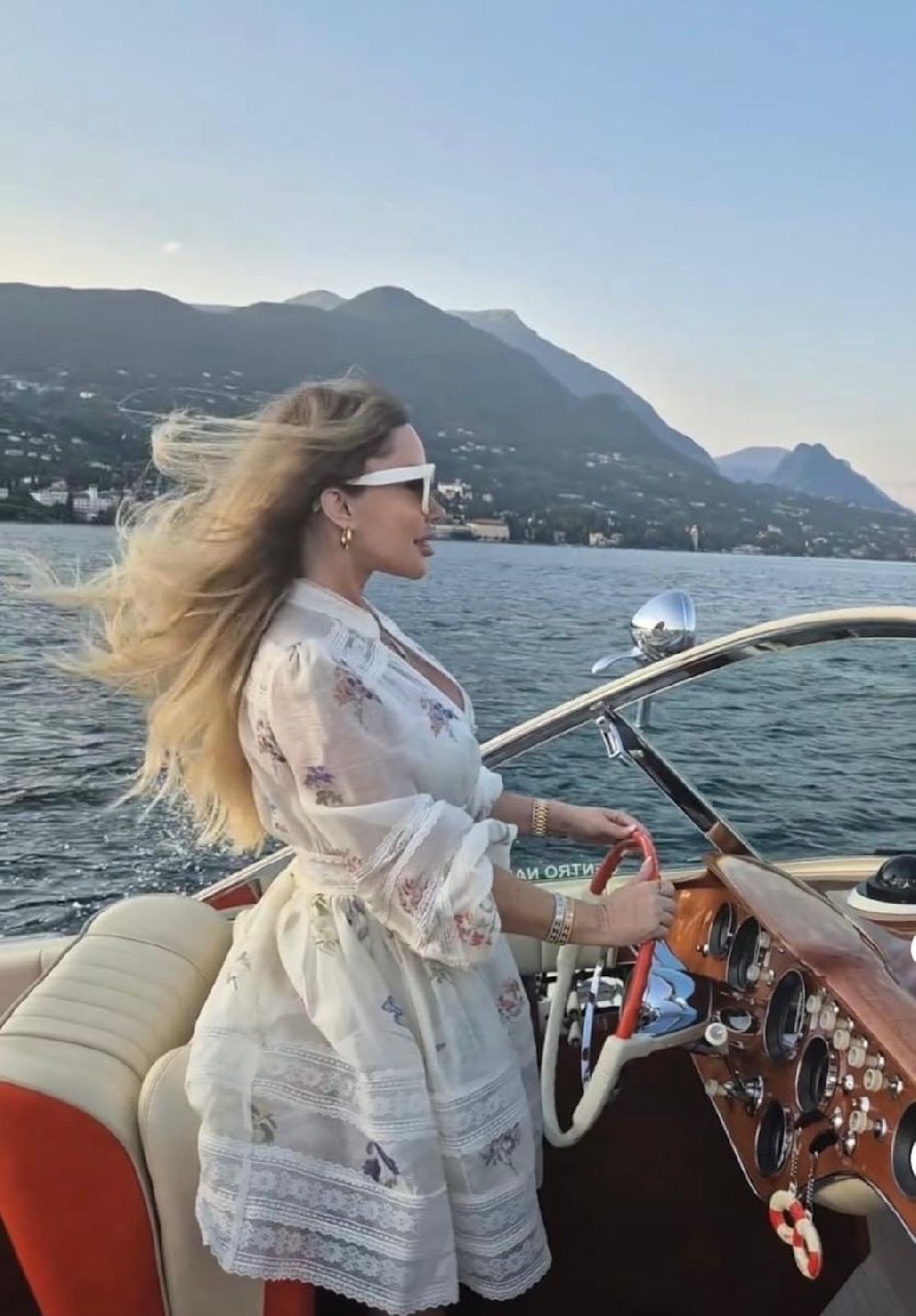 Aslı Aydın’dan eşi Özcan Aydın’a İtalya'da sürpriz ziyaret