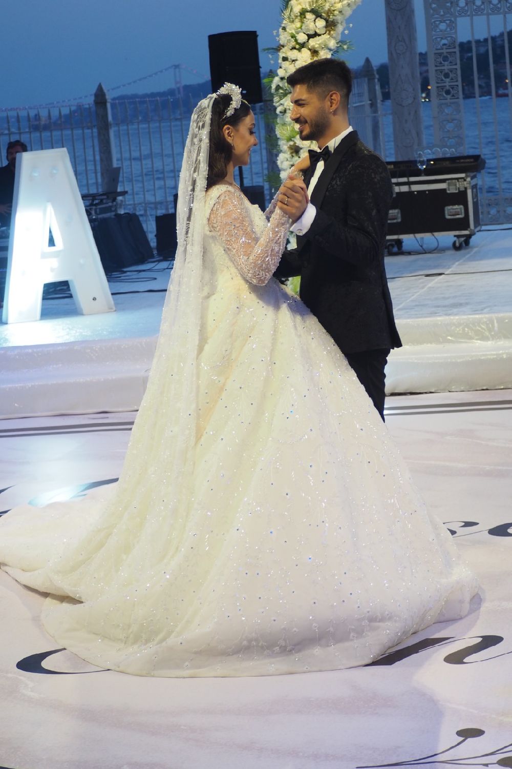 Eren Deli ve Ayşe Tan dünyaevine girdi