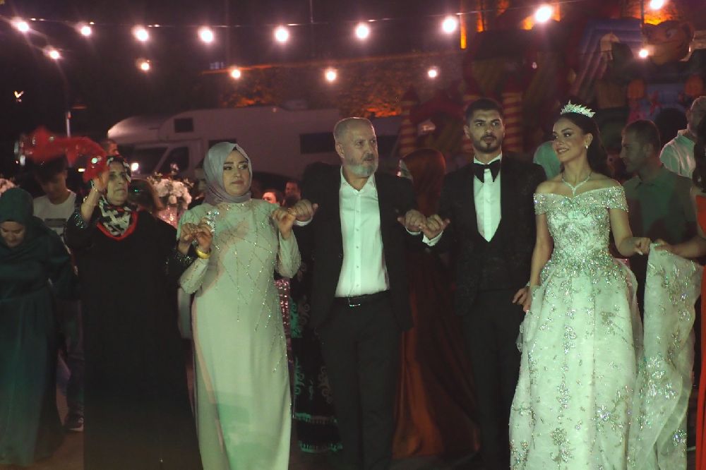 Eren Deli ve Ayşe Tan dünyaevine girdi