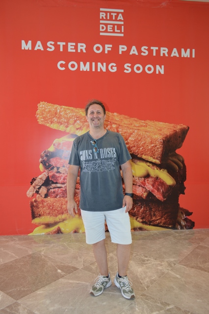 İlker Ayrık ticarete atılıyor