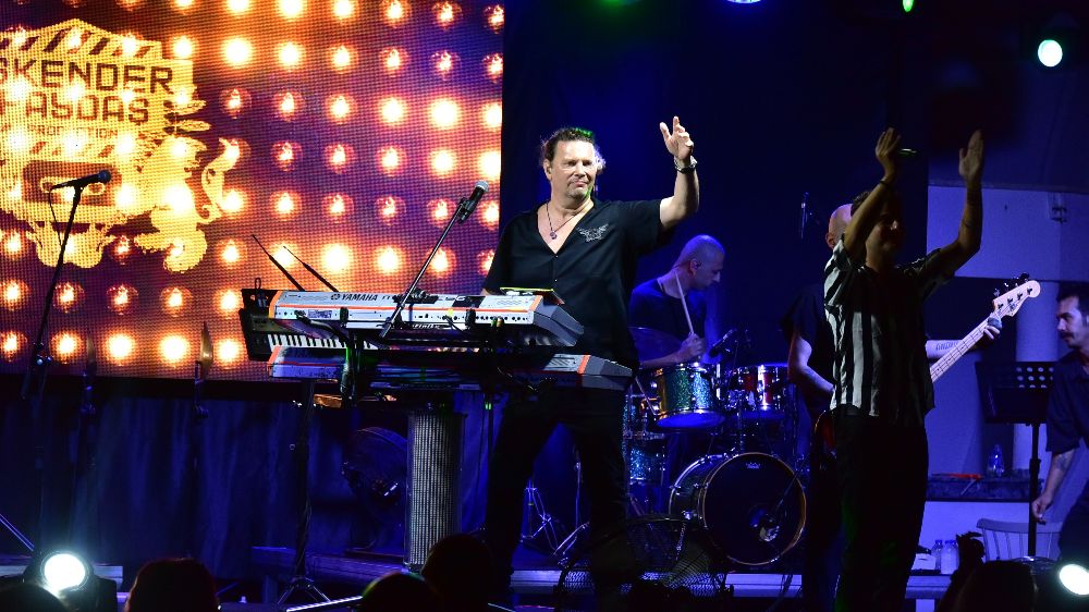 İskender Paydaş'tan nostalji gecesi