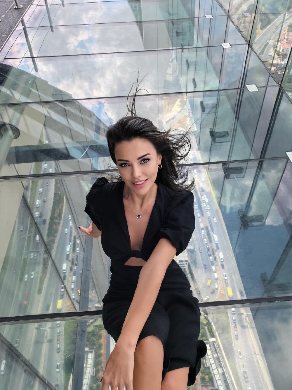 Tuvana Türkay yürekleri ağza getirdi