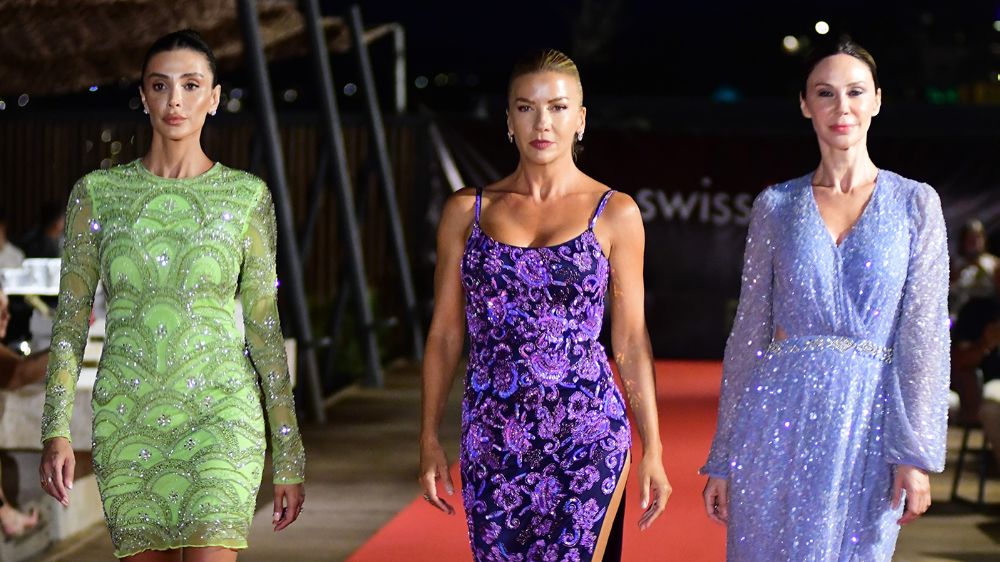 Üç top model Bodrum'da podyumda