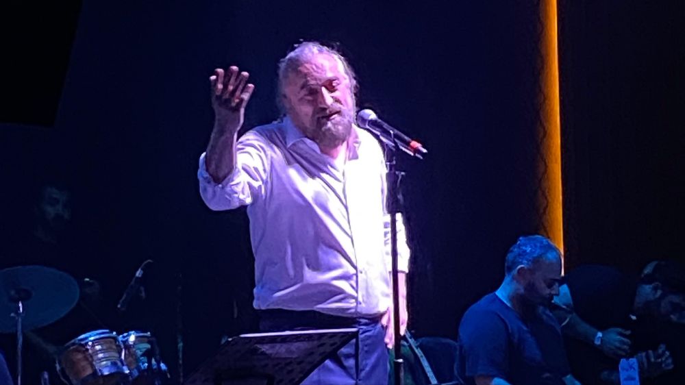 Volkan Konak hem güldürdü hem hüzünlendirdi 