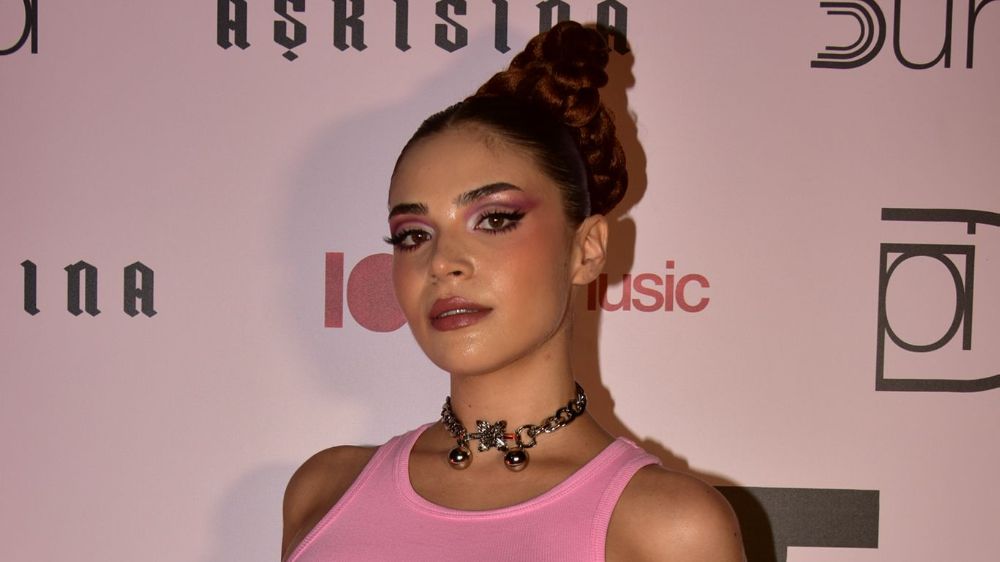 Duru Pi'nin ilk single'ı 'Aşkısına' yayında