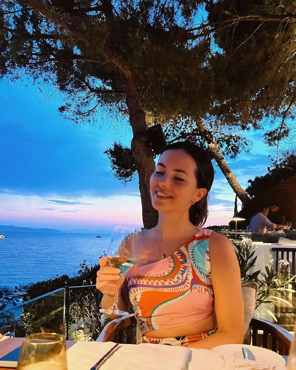 Ünlü oyuncu Almila Ada doğum gününde evlilik teklifi aldı!