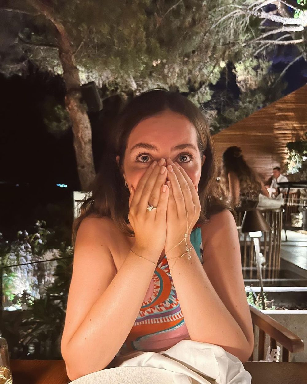 Ünlü oyuncu Almila Ada doğum gününde evlilik teklifi aldı!