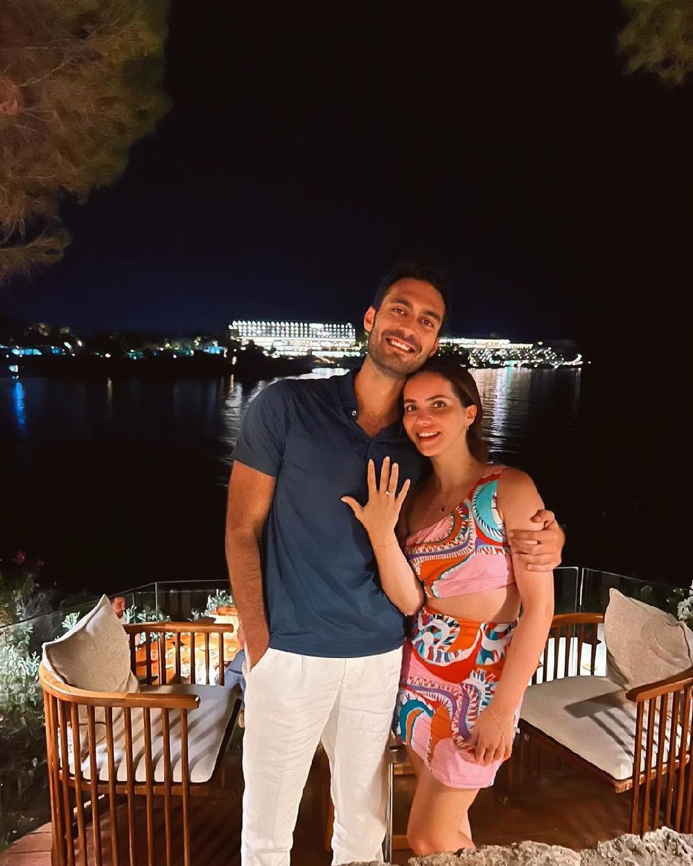 Ünlü oyuncu Almila Ada doğum gününde evlilik teklifi aldı!