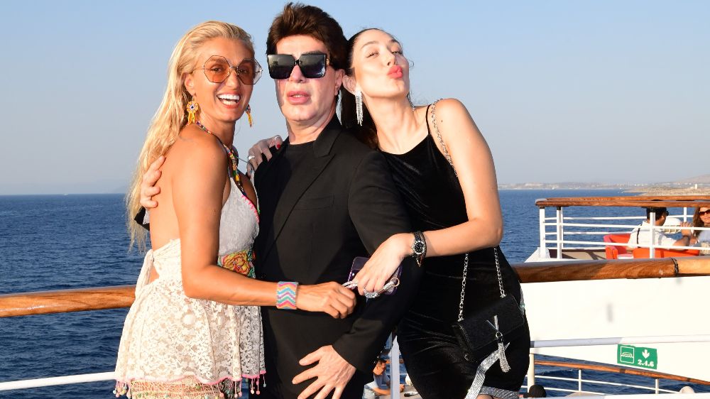 Ünlüler Yunanistan’da coştu