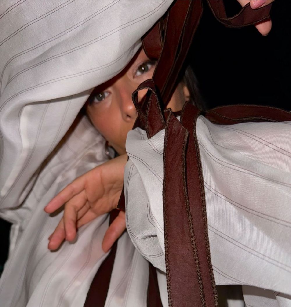 Bebek bekleyen Neslihan Atagül'den karnı burnunda pozlar