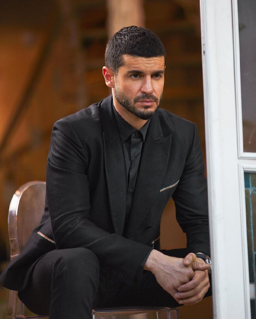 Berk Oktay açtı ağzını yumdu gözünü! Yazdıkları gündem oldu!