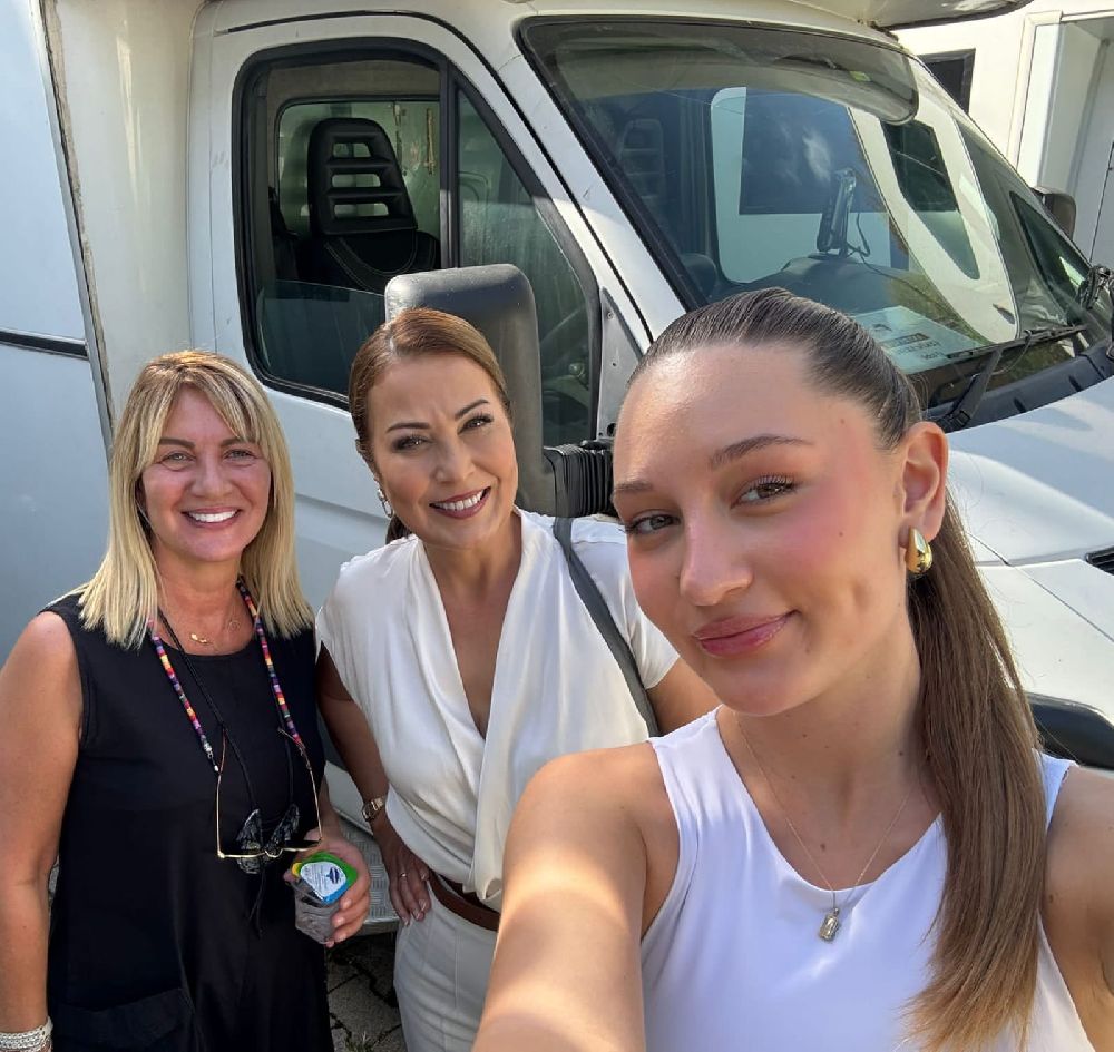 Selda Özbek ve Gamze Yarka 28 yıl aradan sonra sette buluştu