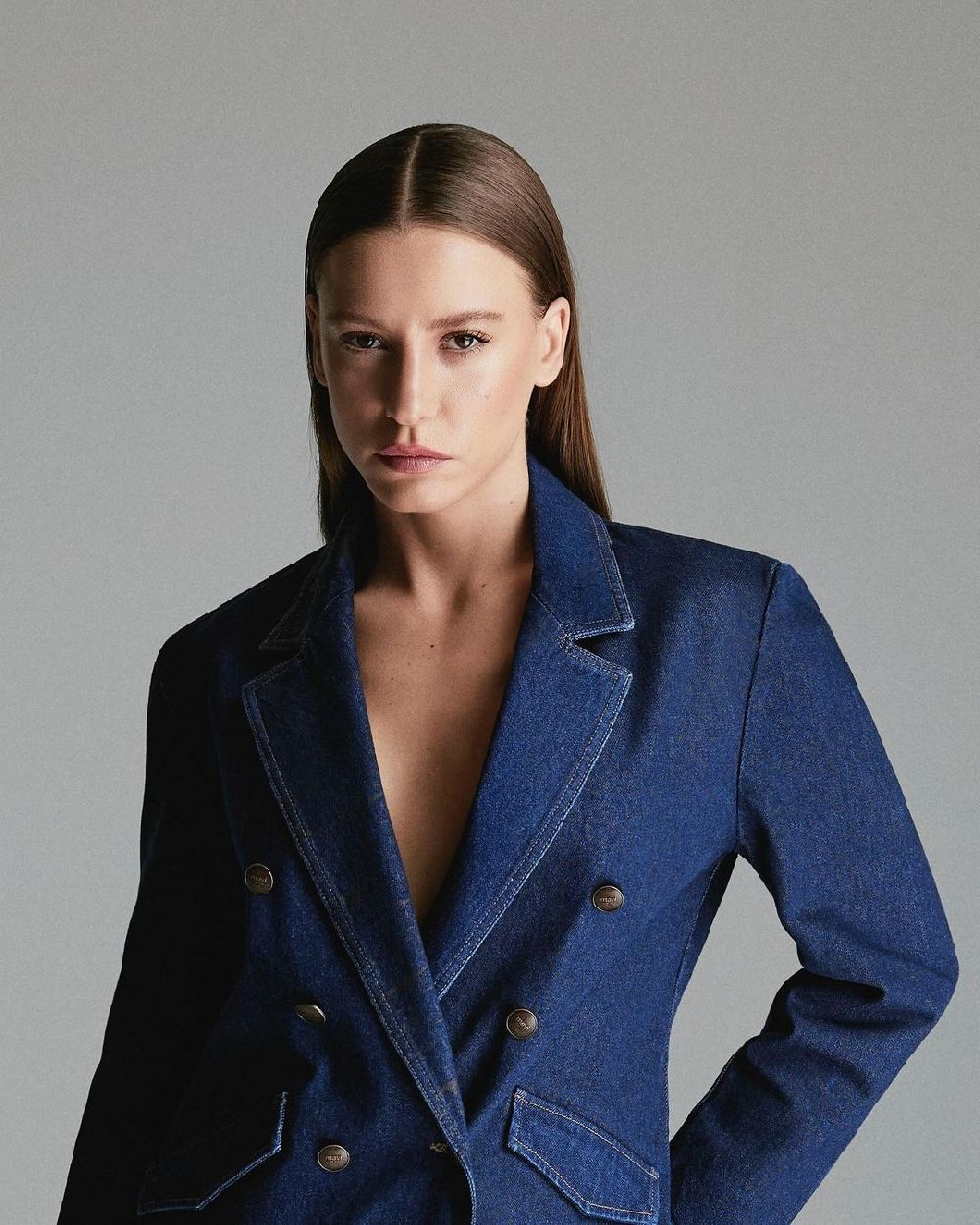 Serenay Sarıkaya'dan eleştirilere yanıt: Kendinize gelin!