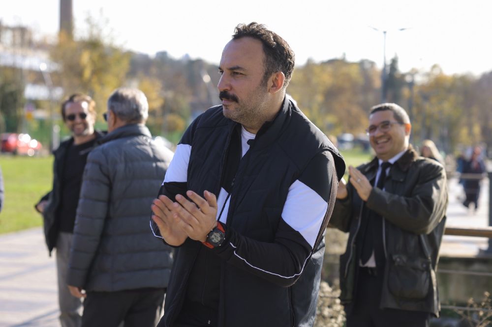 Ferit Aktuğ'a sette doğum günü sürprizi!