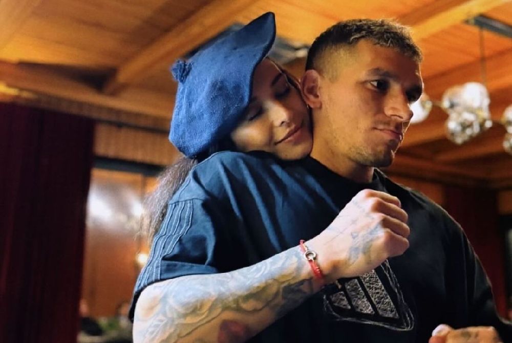 Ünlü çift Devrim Özkan ile Lucas Torreira aşka geldi