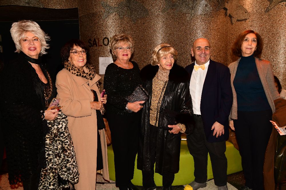 “Annem Hep Derdi Ki” komedisinin galası yapıldı