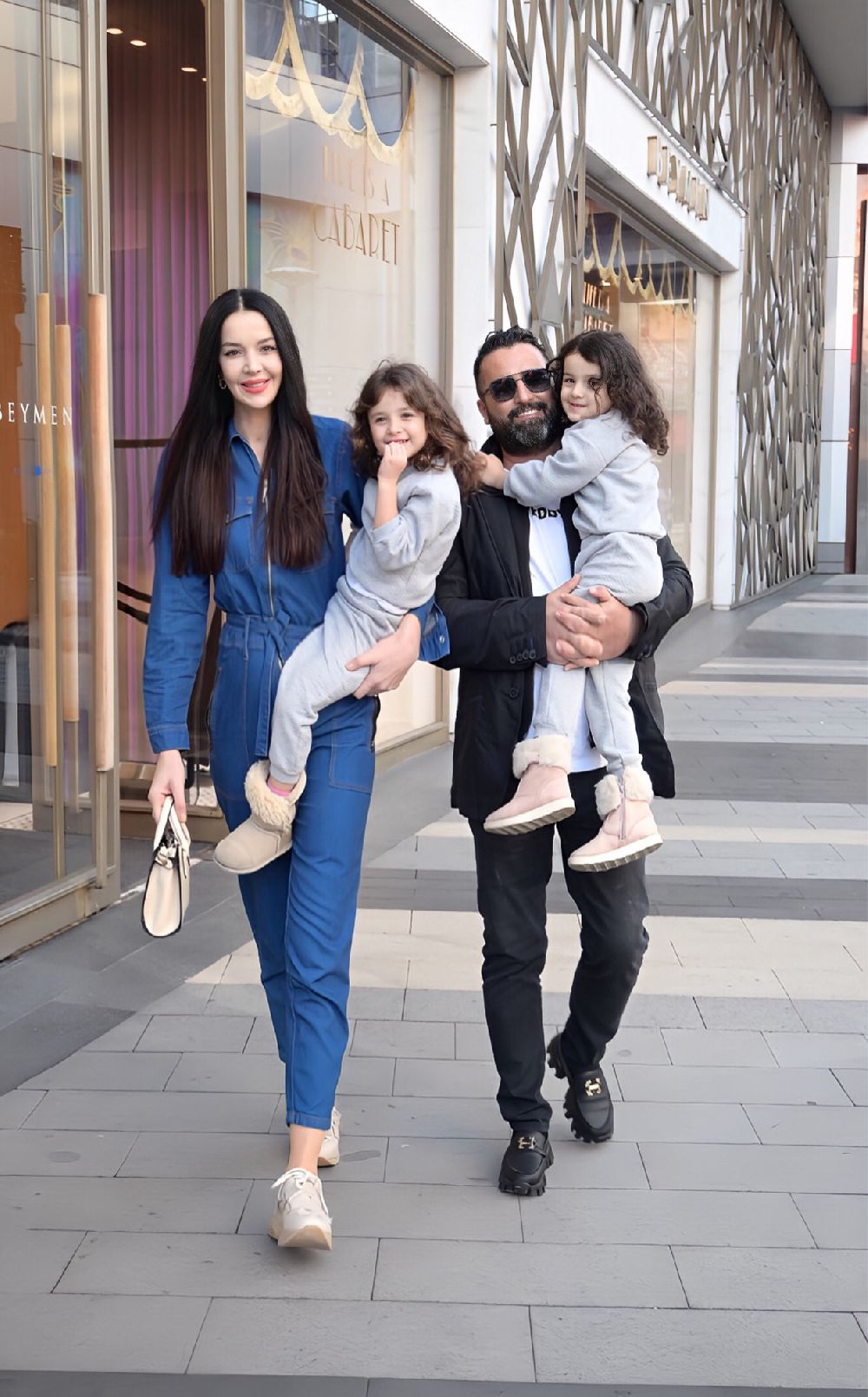 Elif Ece Uzun, kızları ve eski eşi Mehmet Tuş ile alışverişe çıktı