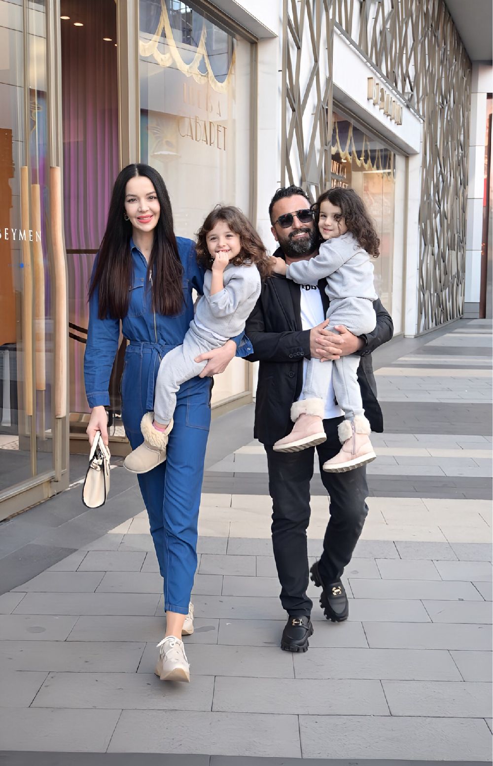 Elif Ece Uzun, kızları ve eski eşi Mehmet Tuş ile alışverişe çıktı