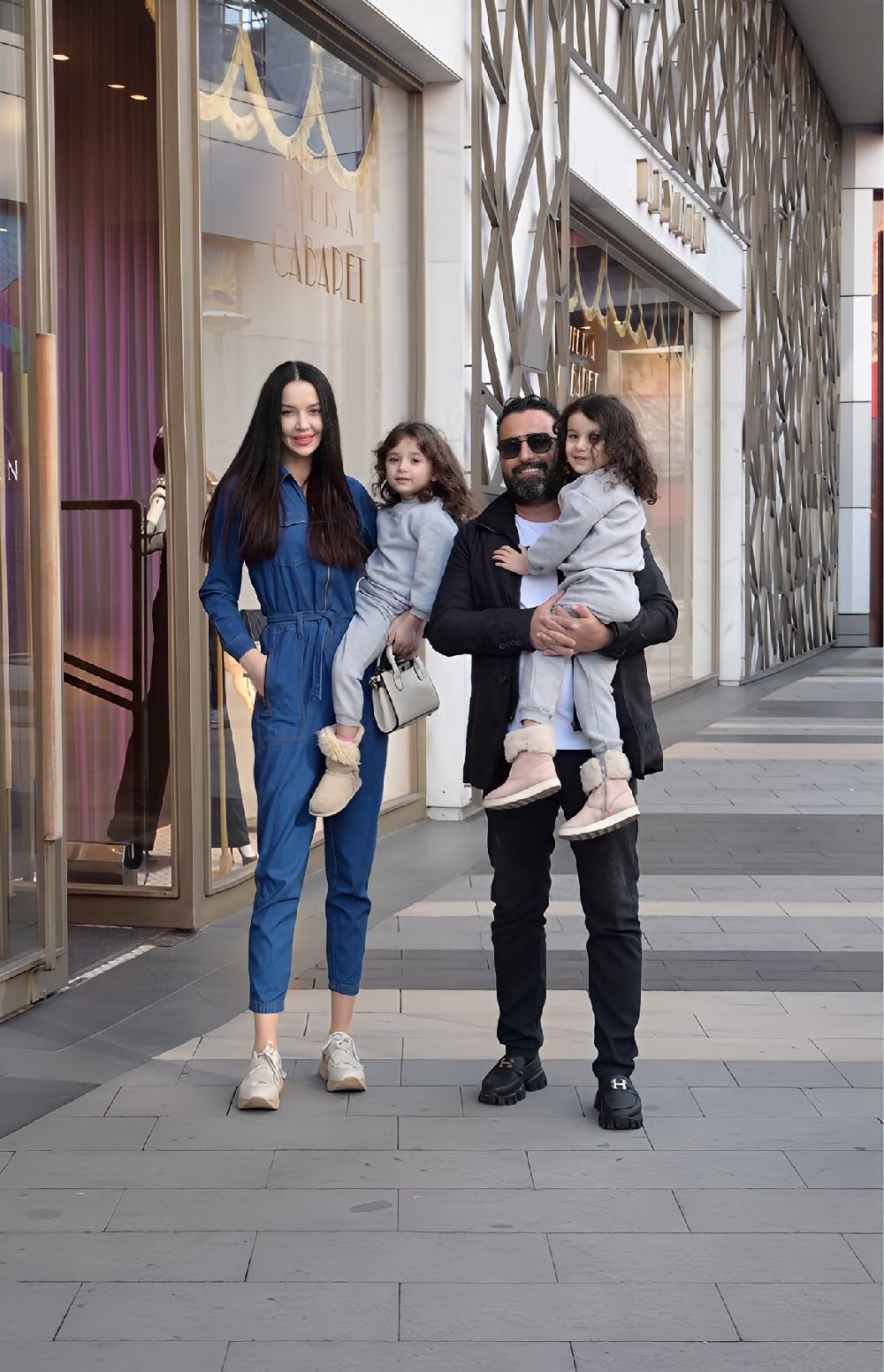 Elif Ece Uzun, kızları ve eski eşi Mehmet Tuş ile alışverişe çıktı