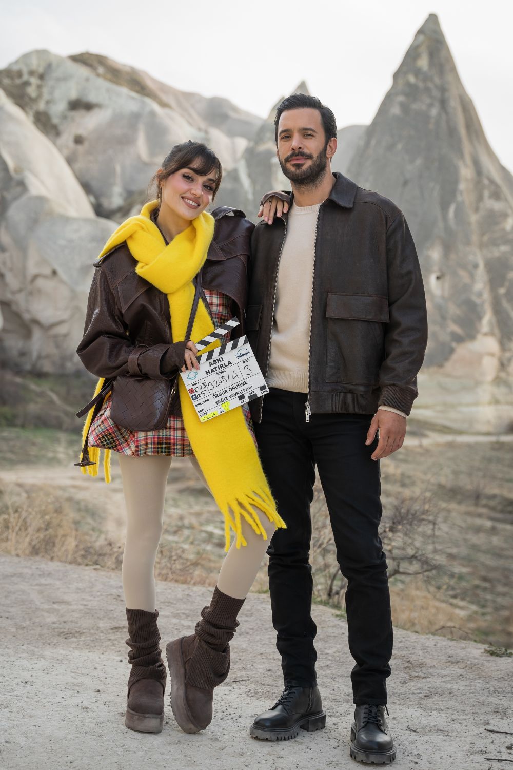 Hande Erçel ve Barış Arduç'un başrollerinde yer aldığı 'Aşkı Hatırla' filminden yeni fotoğraflar!