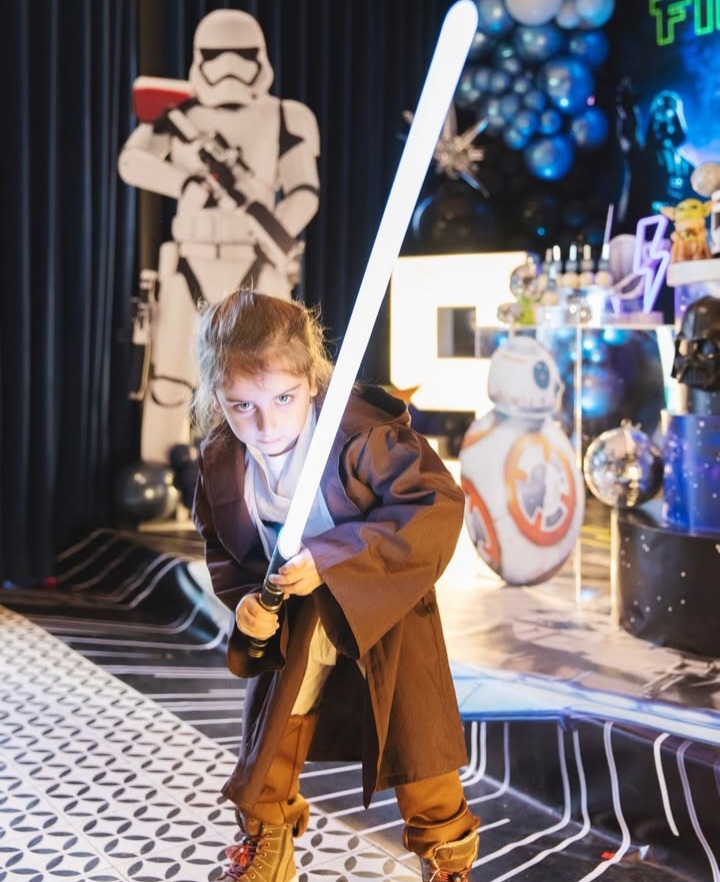 Hazal Kaya ile Ali Atay oğulları Fikret Ali'nin 5 yaşını kutladı