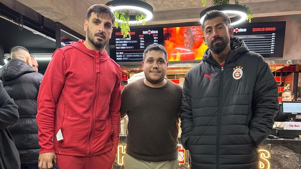 Kerem Demirbay ve Günay Güvenç'in dönerci adresi