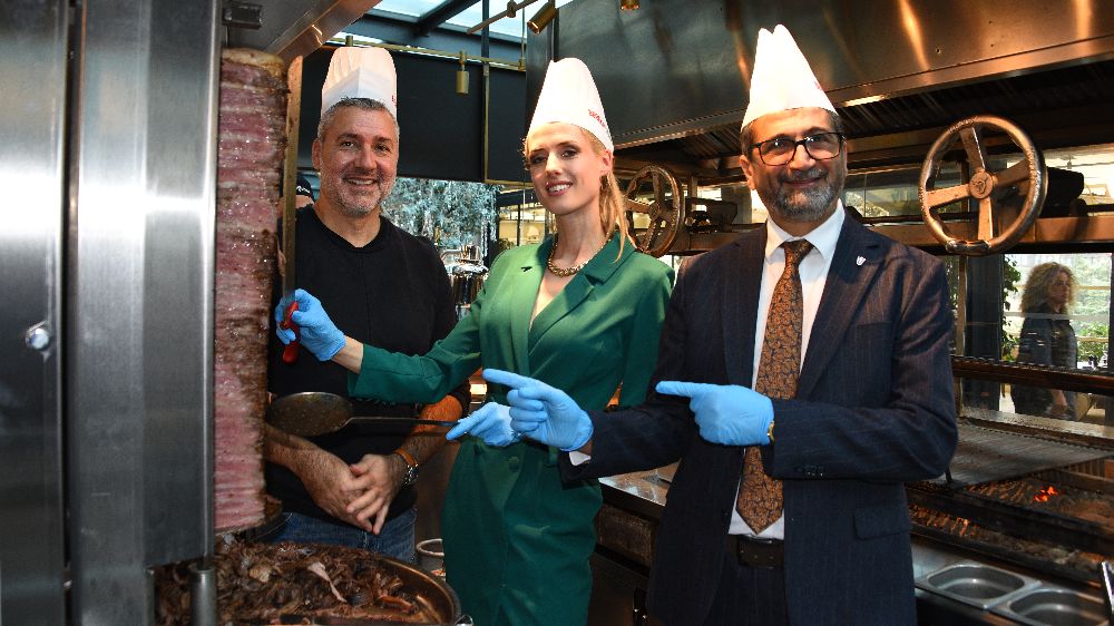 Wilma Elles'den 'Almanya'ya döner göndermesi' Almanya PR yapıyor