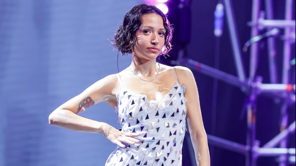 Zeynep Bastık'ın 'Destan'ı geliyor!