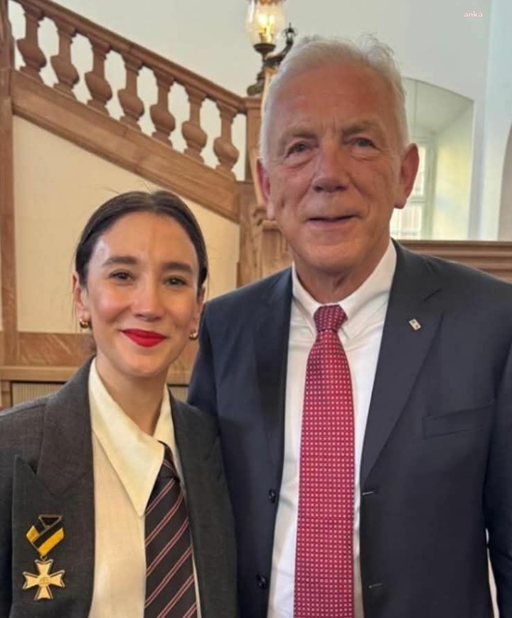 Sibel Kekilli'ye Liyakat Nişanı