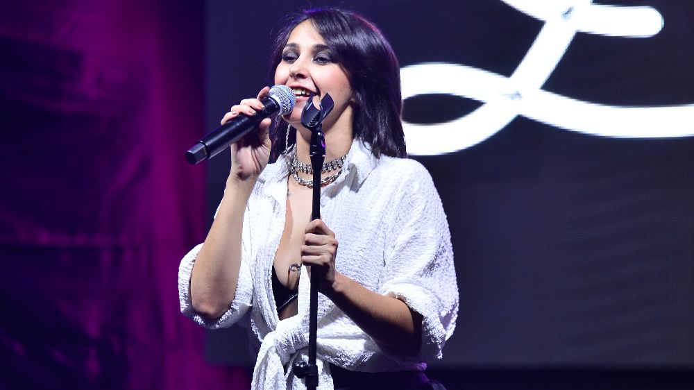 Buse Benol büyük alkış aldı   