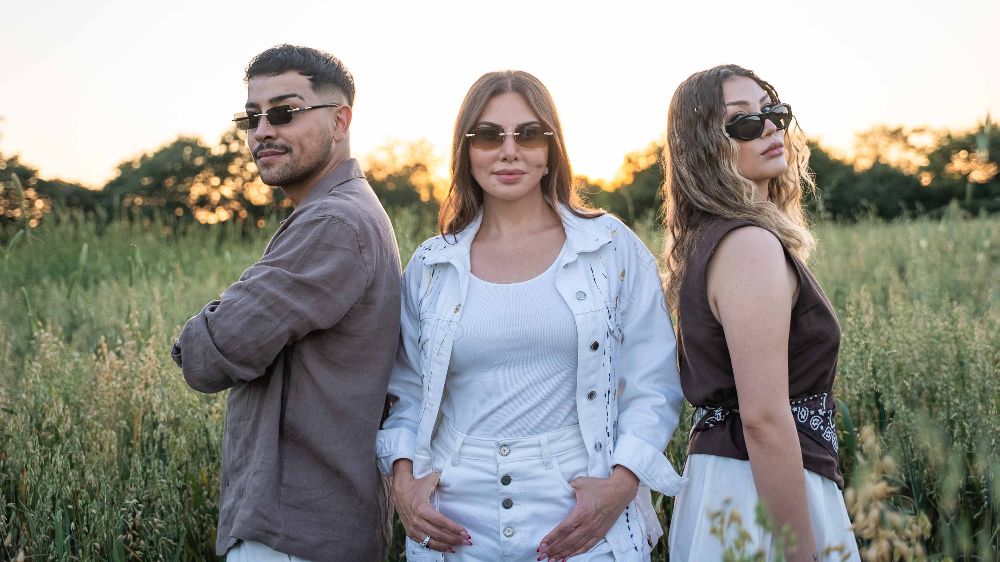 Ebru Yaşar’dan yaza özel sürpriz