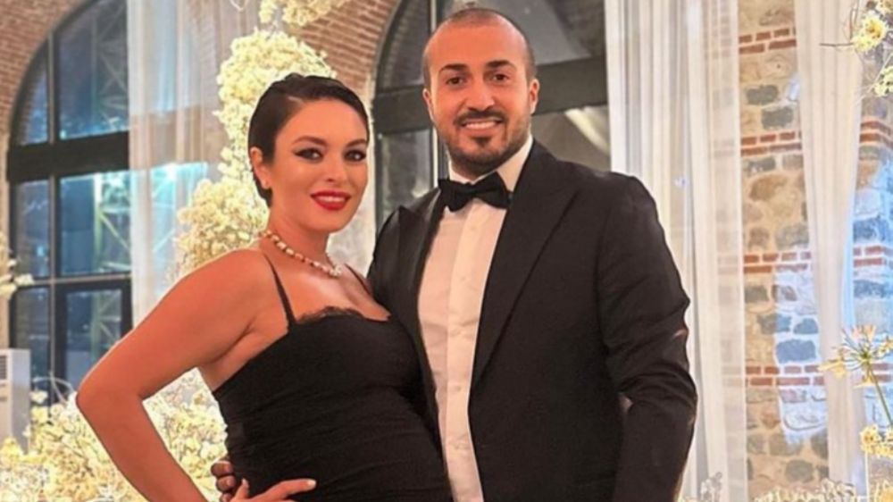 Ezgi Mola ile Mustafa Aksakallı boşanıyor