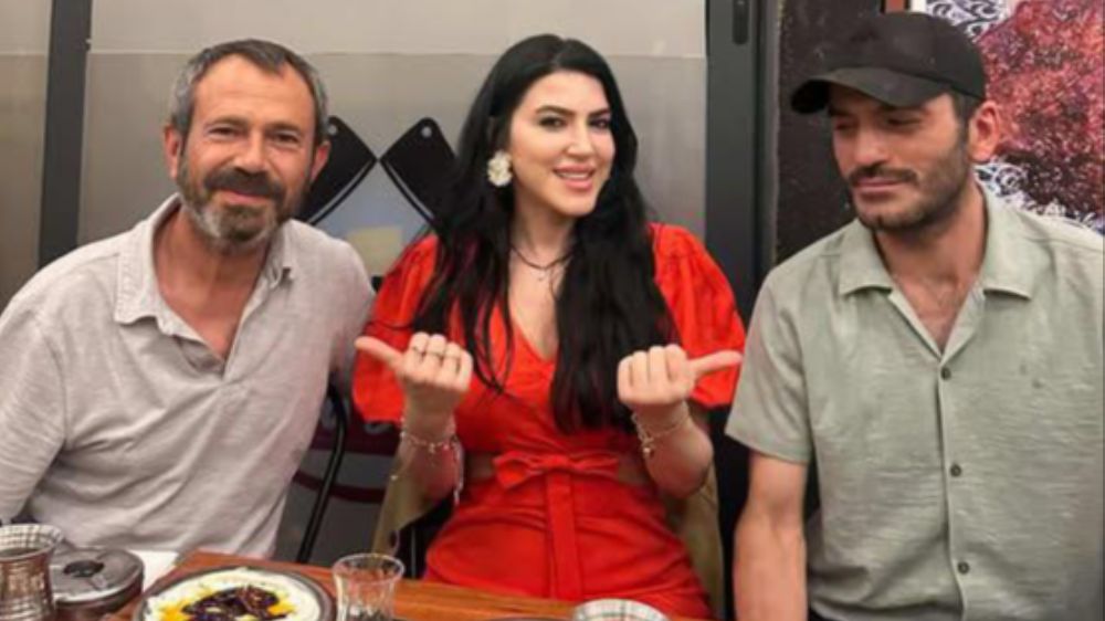 Olgun Şimşek ve Ufuk Bayraktar'ın kebap keyfi