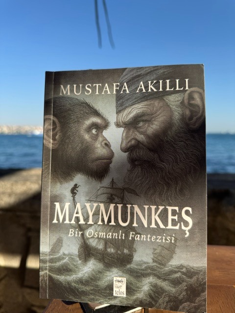 Araştırmacı yazar Mustafa Akıllı'nın Bir İstanbul Fantazisi: Maymunkeş raflarda yerini aldı