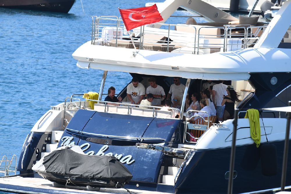 Gelenek bozulmadı! Orhan Gencebay'ın doğum günü Bodrum'da kutlandı