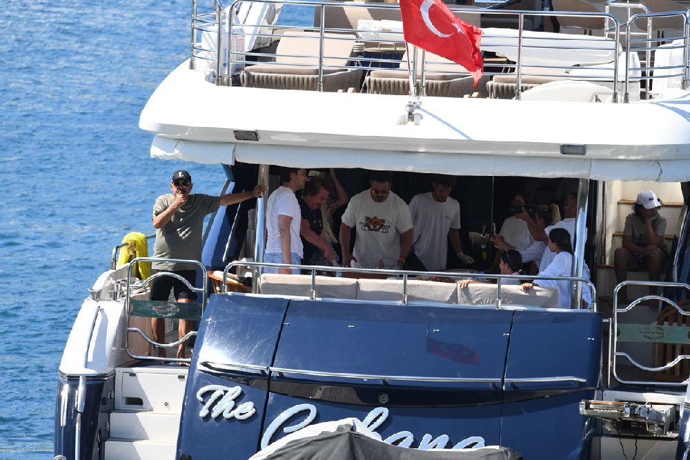 Gelenek bozulmadı! Orhan Gencebay'ın doğum günü Bodrum'da kutlandı